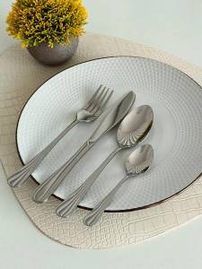 SET DE TACAMURI PENTRU 4 PERSOANE DIN OTEL INOXIDABIL / НАБОР СТОЛОВЫХ ПРИБОРОВ НА 4 ПЕРСОНЫ ИЗ НЕРЖАВЕЮЩЕЙ СТАЛИ