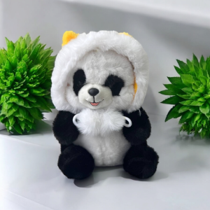 JUCARIE MOALE PANDA 27cm (CU GLUGA GALBEN) / МЯГКАЯ ИГРУШКА ПАНДА 27см (С ЖЁЛТЫЙ КАПЮШОНОМ)
