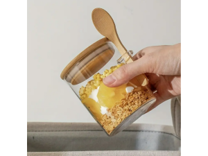 BORCAN DIN STICLA CU CAPAC SI LINGURITA 8,5*10 CM, 500 ML / БАНКА СТЕКЛЯННАЯ С КРЫШКОЙ И ЛОЖЕЧКОЙ 8,5*10 СМ, 500 МЛ (S174--25)
